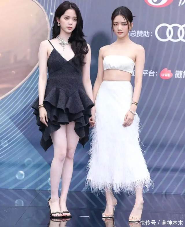 电影之夜礼服竞技场：刘亦菲奢牌首穿却翻车，周冬雨高定气场十足