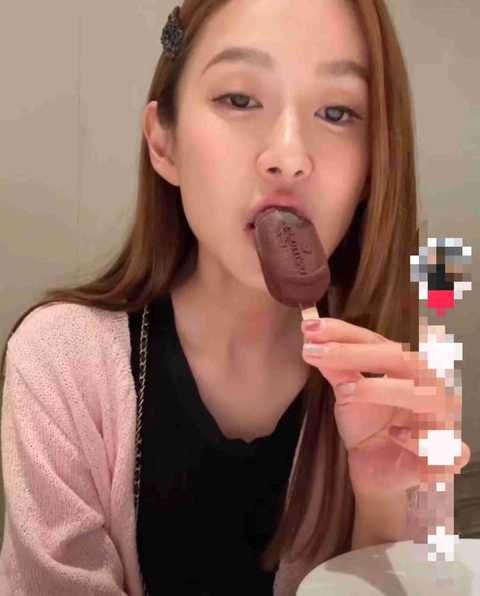 张子萱分享一家人甜蜜日常，陈赫罕见出镜，女儿都长这么大了？