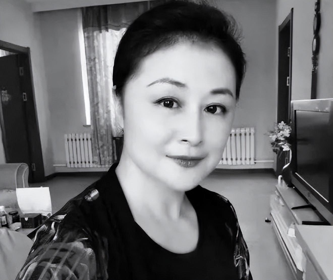 于月仙去世一周年丈夫发文曝光车祸案进展，赵家班全员静默纪念大脚姐